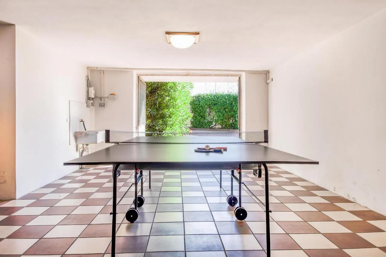 Villa Carini With 3000 Mq Garden & Heated Pool Castelnuovo del Garda