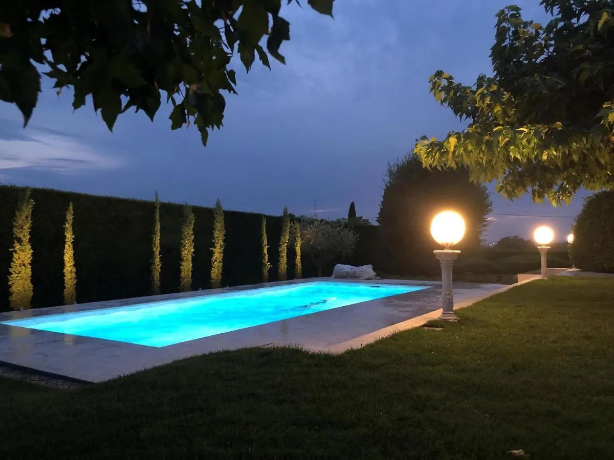 Villa Carini With 3000 Mq Garden & Heated Pool Castelnuovo del Garda Nyaraló