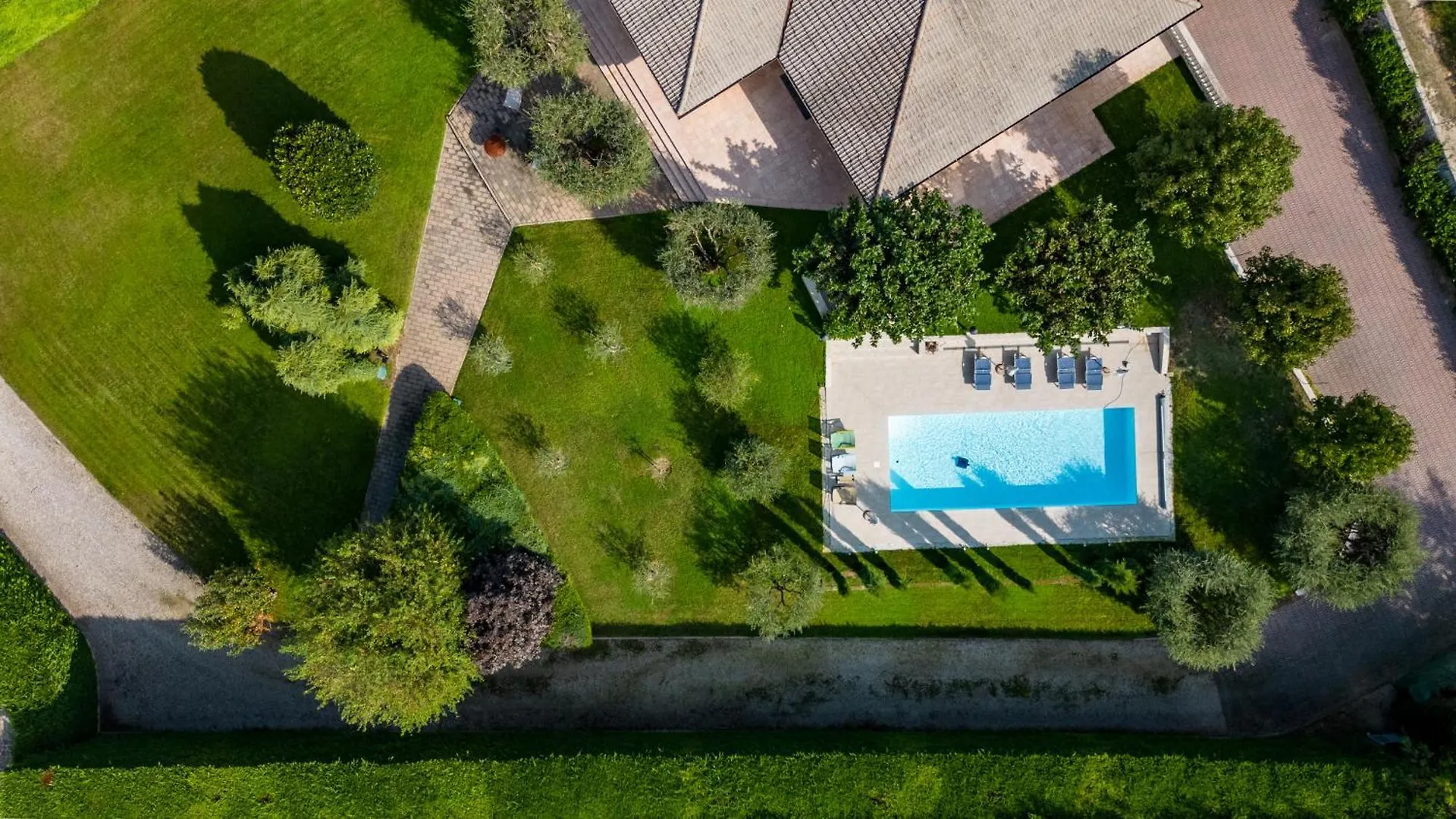 Villa Carini With 3000 Mq Garden & Heated Pool Castelnuovo del Garda